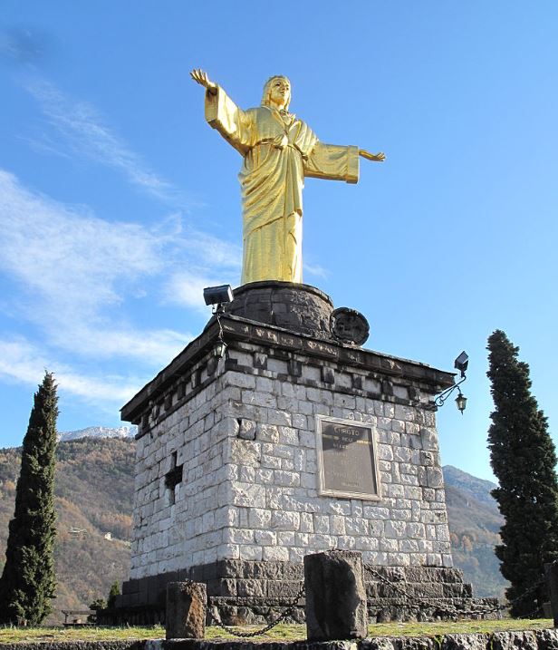 statua del cristo re Don Bosco salesiani